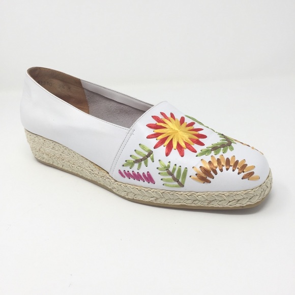 Stuart Weitzman Shoes - Stuart Weitzman White embroidered espadrilles